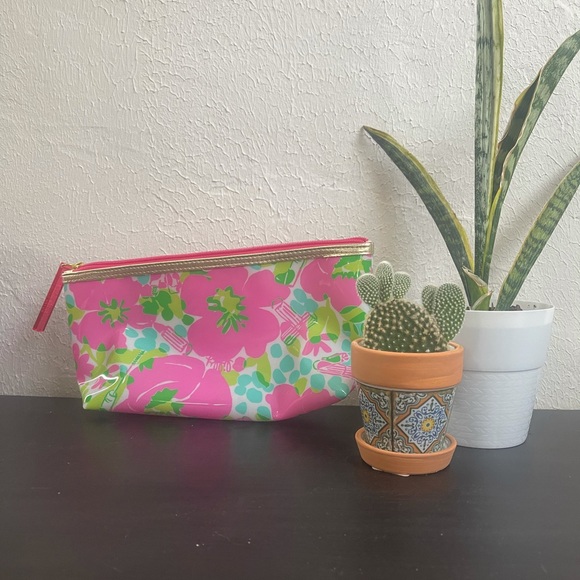 Lilly Pulitzer x Estée Lauder makeup bag - Picture 2 of 3